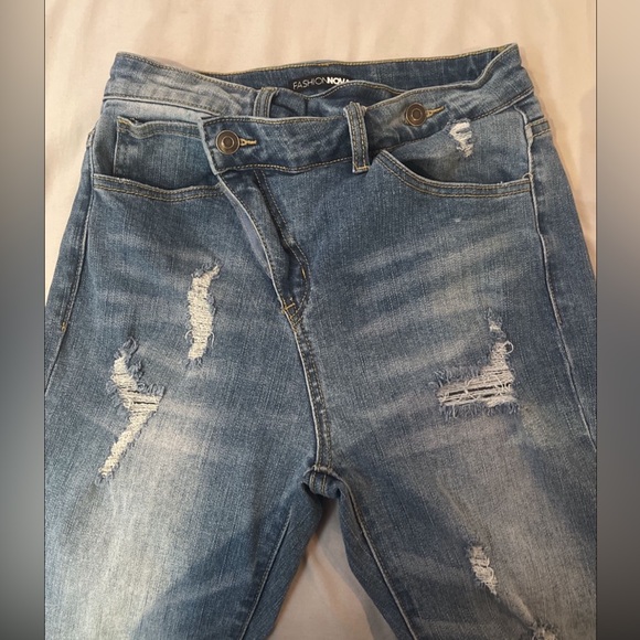 Fashion Nova Crossover Mid Rise Skinny Jeans - Picture 4 of 5